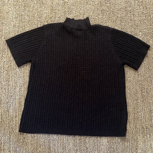 Liz Claiborne Black Short sleeve Sweater - Picture 2 of 3